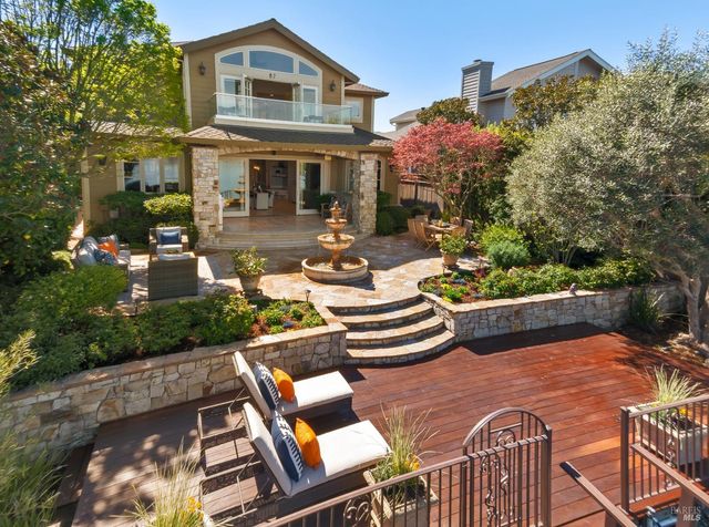 87 Del Oro Lagoon, Novato, CA 94949