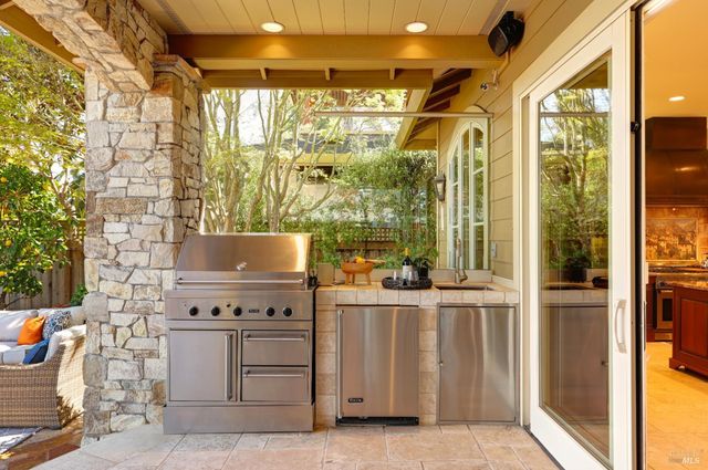 87 Del Oro Lagoon, Novato, CA 94949