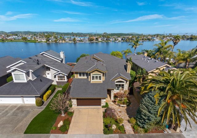 87 Del Oro Lagoon, Novato, CA 94949