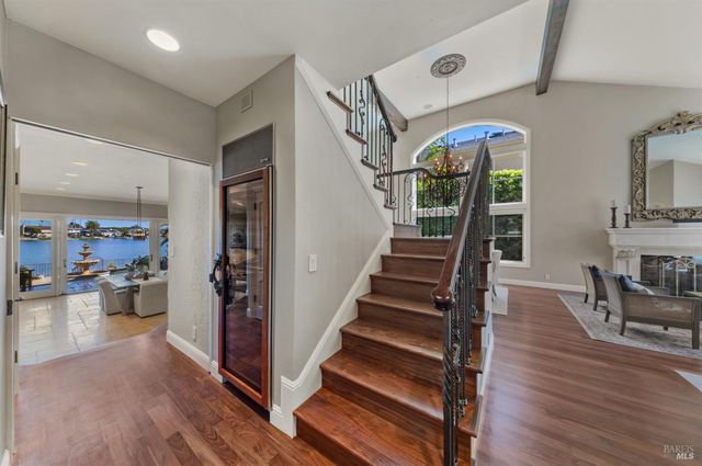 87 Del Oro Lagoon, Novato, CA 94949