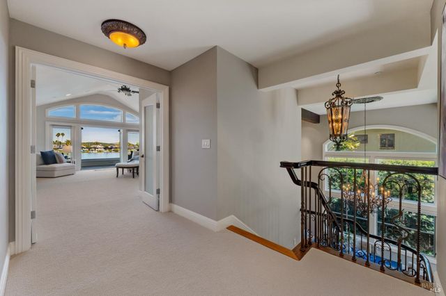 87 Del Oro Lagoon, Novato, CA 94949
