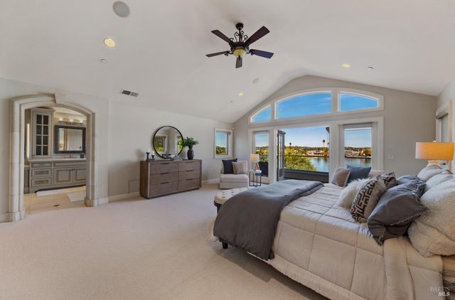 87 Del Oro Lagoon, Novato, CA 94949