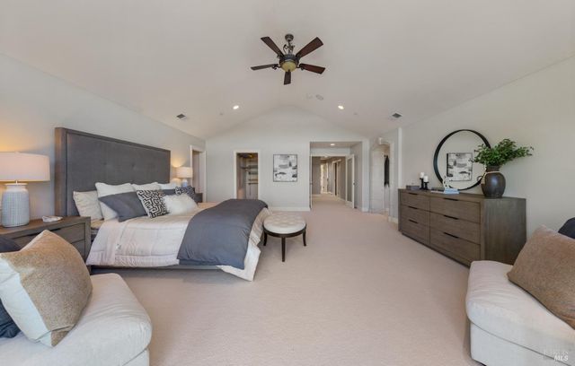 87 Del Oro Lagoon, Novato, CA 94949