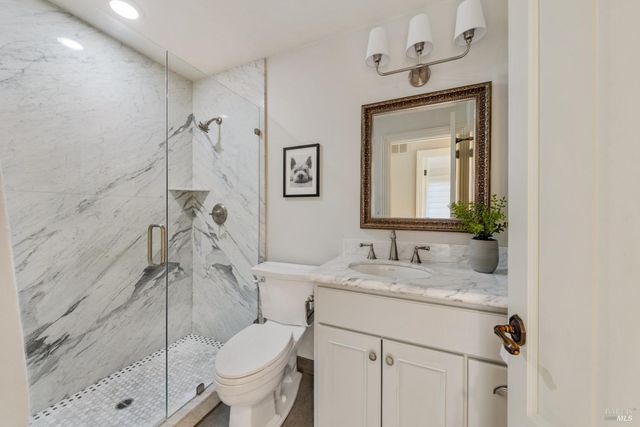 87 Del Oro Lagoon, Novato, CA 94949