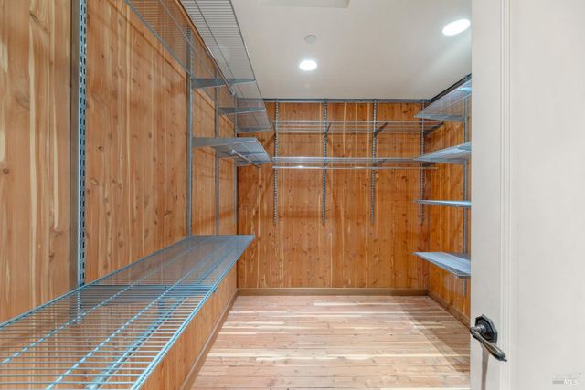 87 Del Oro Lagoon, Novato, CA 94949