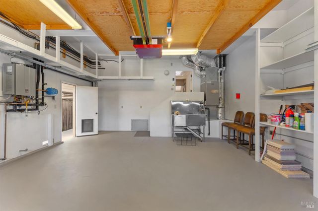 87 Del Oro Lagoon, Novato, CA 94949