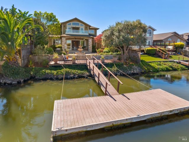 87 Del Oro Lagoon, Novato, CA 94949