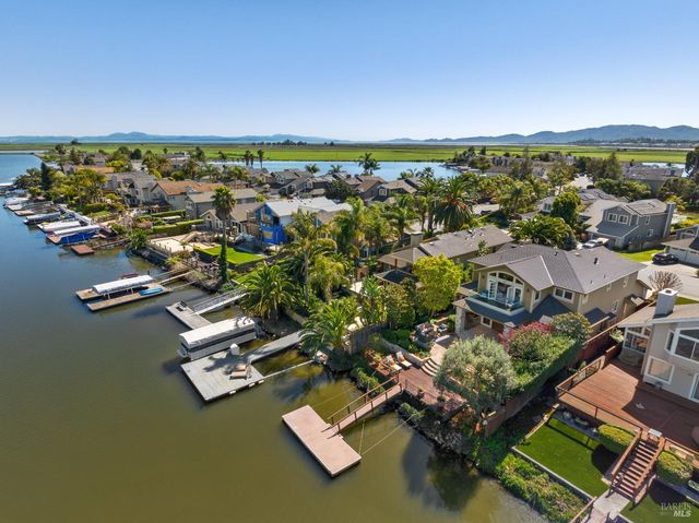 87 Del Oro Lagoon, Novato, CA 94949