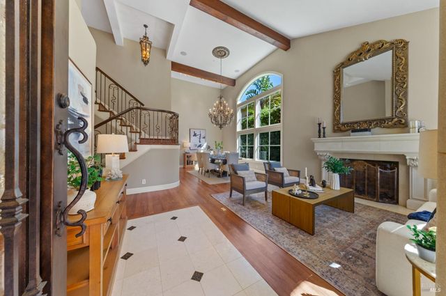 87 Del Oro Lagoon, Novato, CA 94949