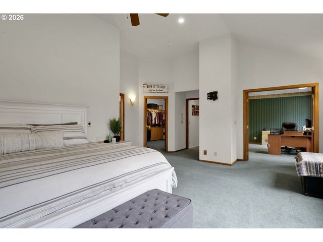 833 Rhododendron Dr, Florence, OR 97439