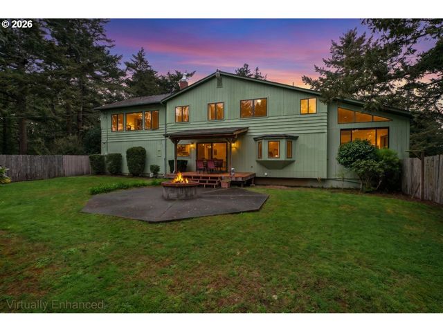 833 Rhododendron Dr, Florence, OR 97439