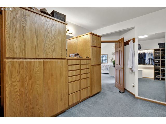 833 Rhododendron Dr, Florence, OR 97439