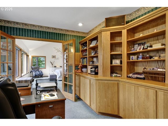 833 Rhododendron Dr, Florence, OR 97439