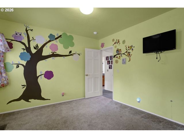 833 Rhododendron Dr, Florence, OR 97439