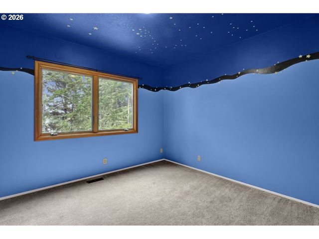 833 Rhododendron Dr, Florence, OR 97439