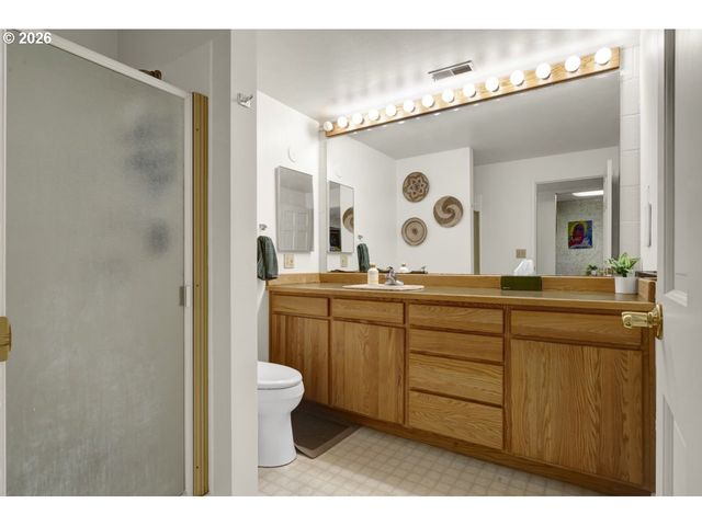 833 Rhododendron Dr, Florence, OR 97439