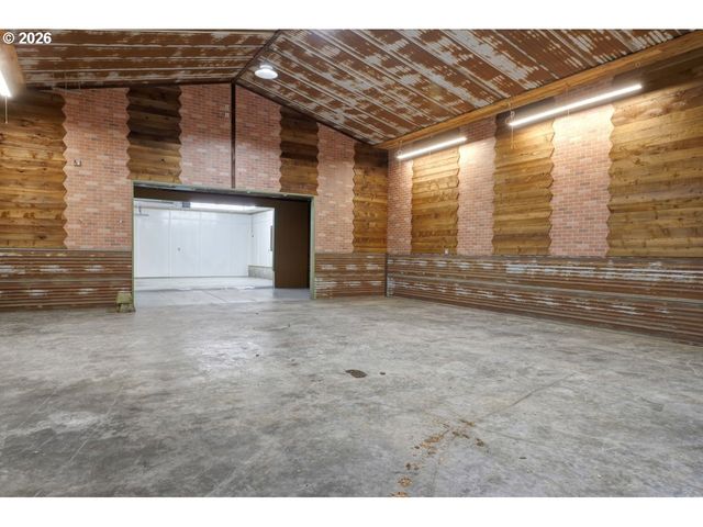 833 Rhododendron Dr, Florence, OR 97439