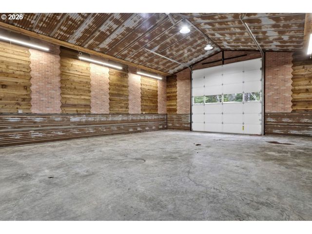 833 Rhododendron Dr, Florence, OR 97439