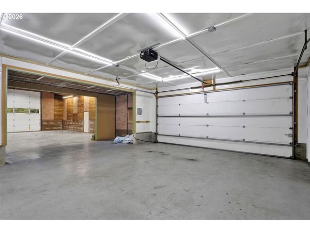 833 Rhododendron Dr, Florence, OR 97439