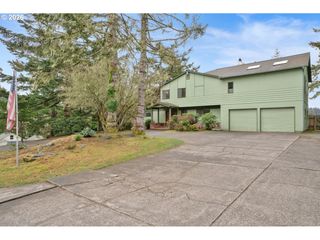833 Rhododendron Dr, Florence, OR 97439