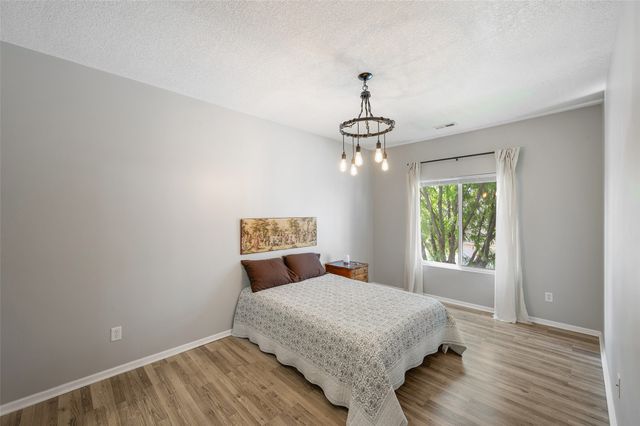 10325 Essex Drive 11, Johnston, IA 50131