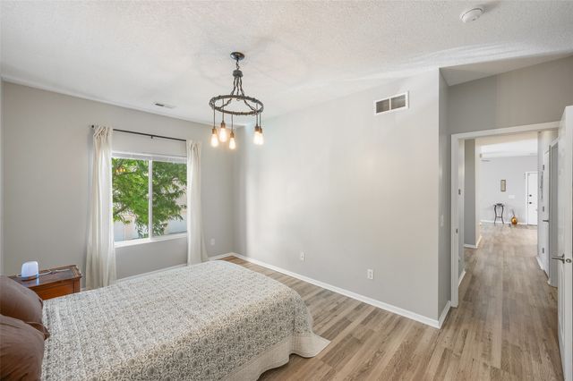 10325 Essex Drive 11, Johnston, IA 50131