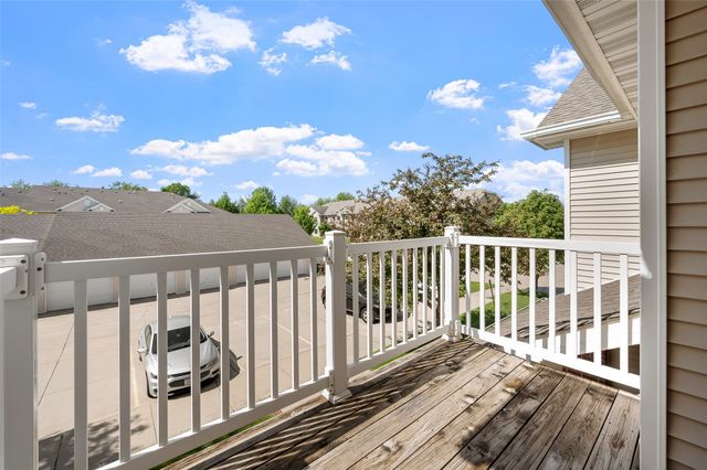 10325 Essex Drive 11, Johnston, IA 50131