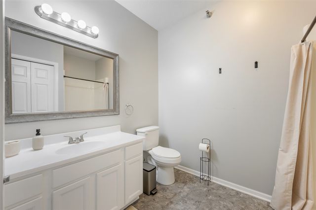 10325 Essex Drive 11, Johnston, IA 50131