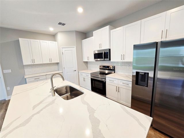 87 VINCA STREET, Homosassa, FL 34446