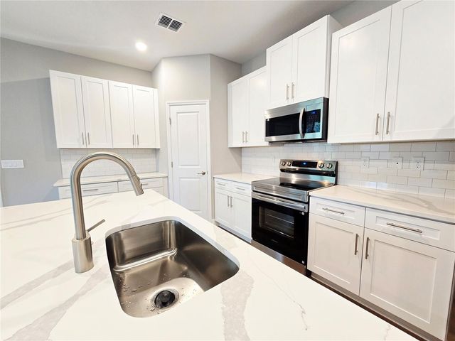 87 VINCA STREET, Homosassa, FL 34446