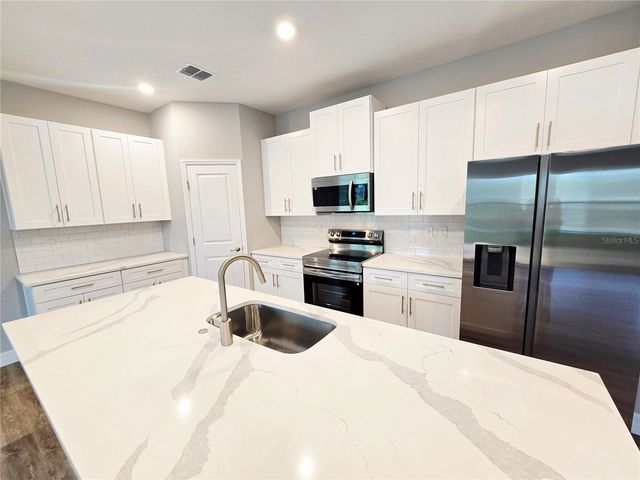 87 VINCA STREET, Homosassa, FL 34446