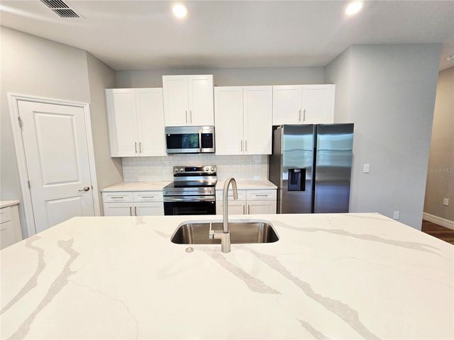 87 VINCA STREET, Homosassa, FL 34446