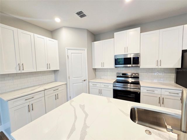 87 VINCA STREET, Homosassa, FL 34446