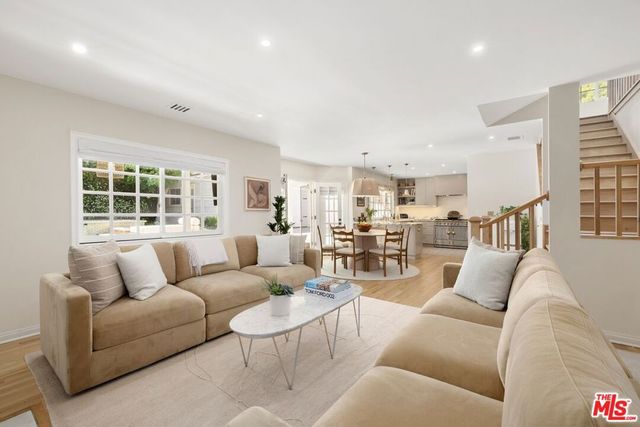 14640 Tustin Street, Sherman Oaks, CA 91403