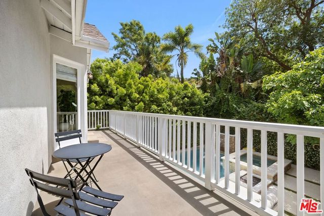14640 Tustin Street, Sherman Oaks, CA 91403