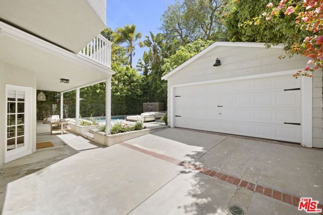 14640 Tustin Street, Sherman Oaks, CA 91403