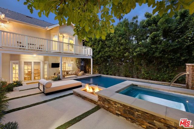 14640 Tustin Street, Sherman Oaks, CA 91403