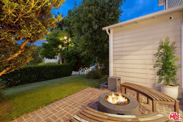 14640 Tustin Street, Sherman Oaks, CA 91403