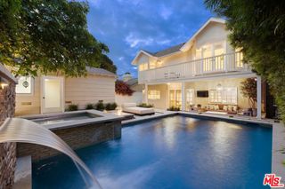 14640 Tustin Street, Sherman Oaks, CA 91403
