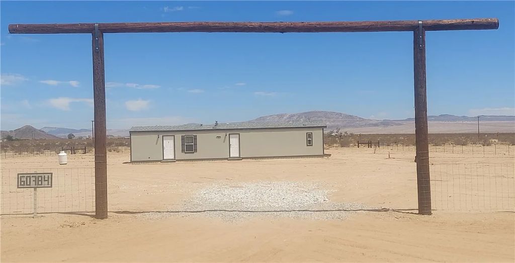 60784 Stagemans Road, Landers, CA 92285