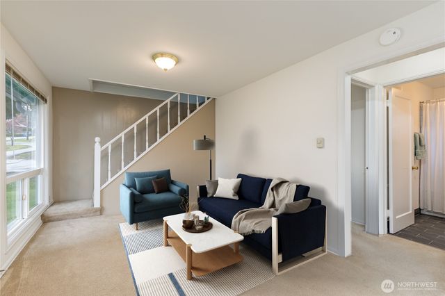 9229 S 200th Street, Kent, WA 98031