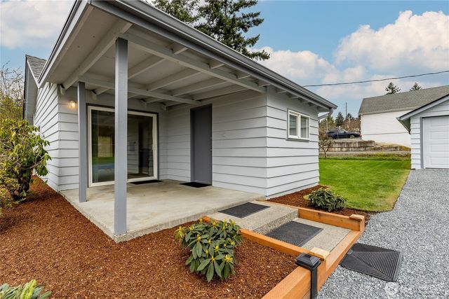 9229 S 200th Street, Kent, WA 98031