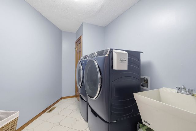 4650 Silver Spur Road, Bettendorf, IA 52722