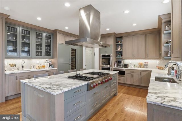 4022 ANNANDALE RD, Annandale, VA 22003