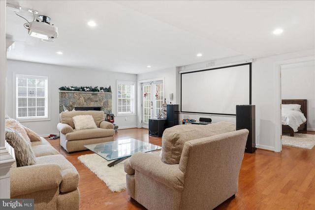 4022 ANNANDALE RD, Annandale, VA 22003