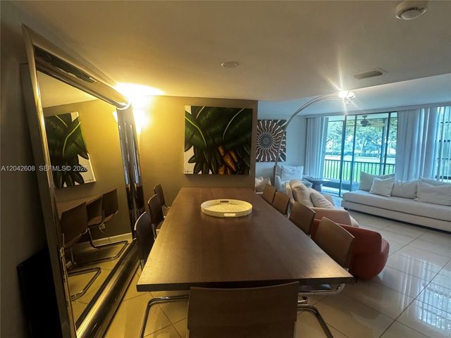 3475 N Country Club Dr 105, Aventura, FL 33180