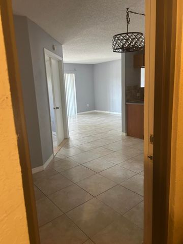 410 S Park 1-204, Hollywood, FL 33021