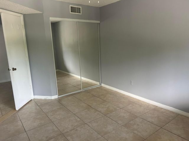 410 S Park 1-204, Hollywood, FL 33021