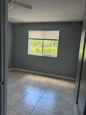410 S Park 1-204, Hollywood, FL 33021