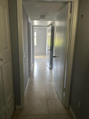 410 S Park 1-204, Hollywood, FL 33021